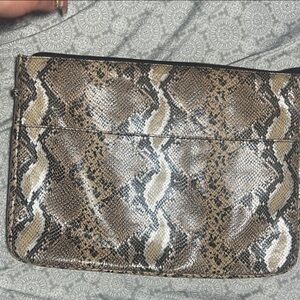 Snakeskin Patterned laptop case soft and cushioned